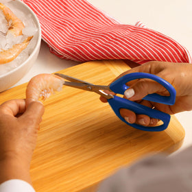 Joyce Chen Original Unlimited Scissors ergonomic grip reduces hand fatigue.