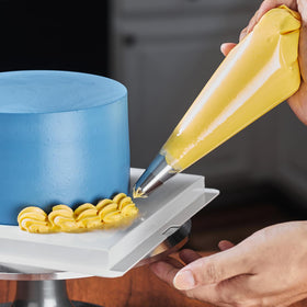 Keenpioneer clear icing bag offers visibility for accurate piping.