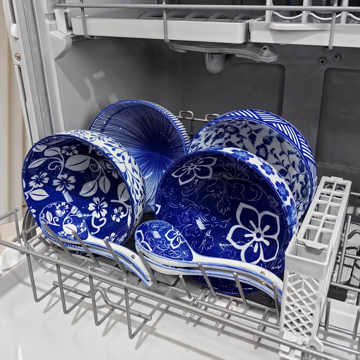KeQiu deep ramen bowl ideal for generous portions of noodles