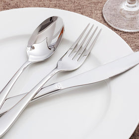 KINGSTONE dinner knife with precise blade for smooth slicing.