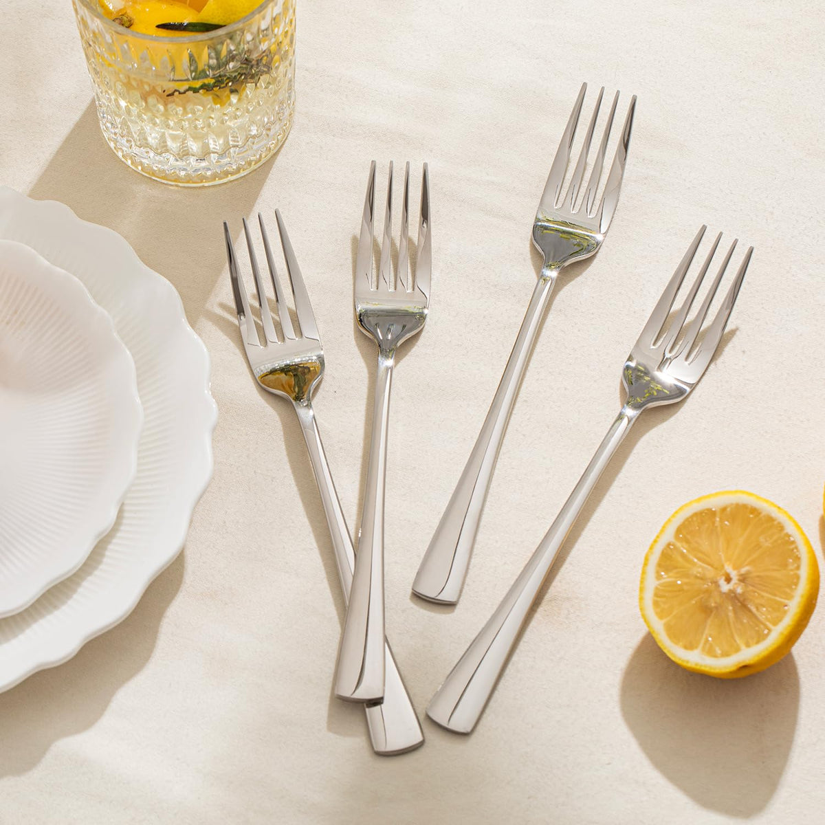 KINGSTONE Versatile for family gatherings, picnics, weddings, and restaurant service.