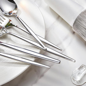 KINGSTONE silverware set 60pc dinner knives for reliable cutting.