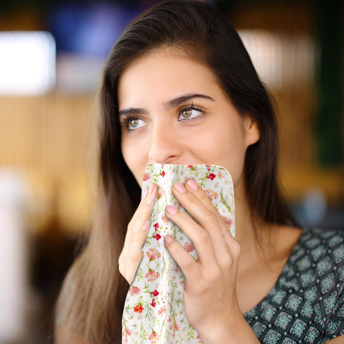 Kinlop dining napkins convenient for everyday meals and special occasions.