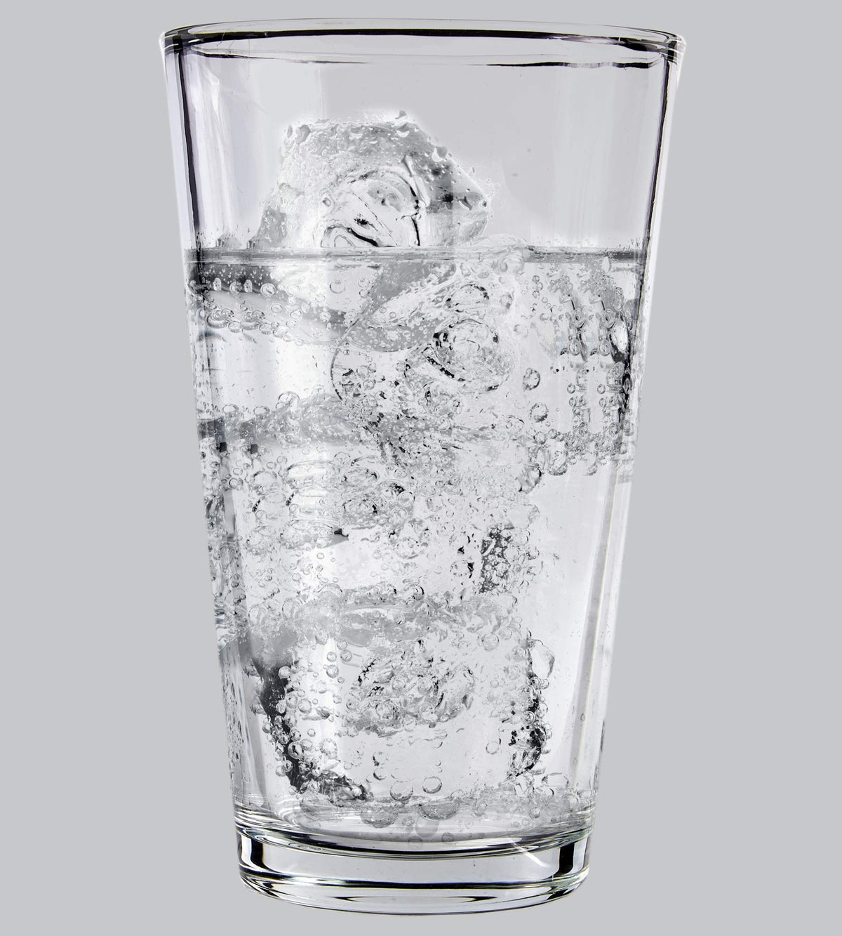 Kitchen Lux dishwasher-safe beer glasses for easy cleaning