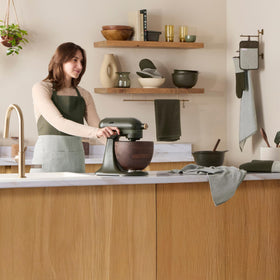 KitchenAid Evergreen heat resistance up to 500°F for high heat tasks