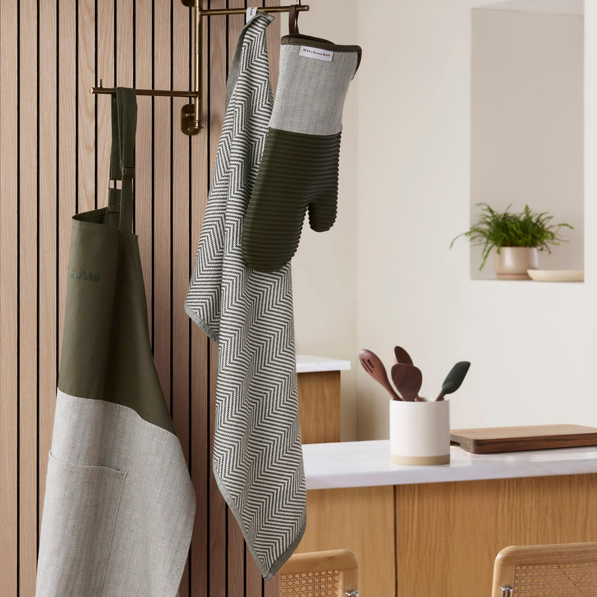 KitchenAid Evergreen machine-washable towel designed for frequent use.