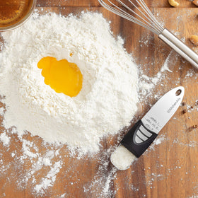 KitchenArt Pro adjustable teaspoon with 1/8 tsp increments supports precise seasoning.