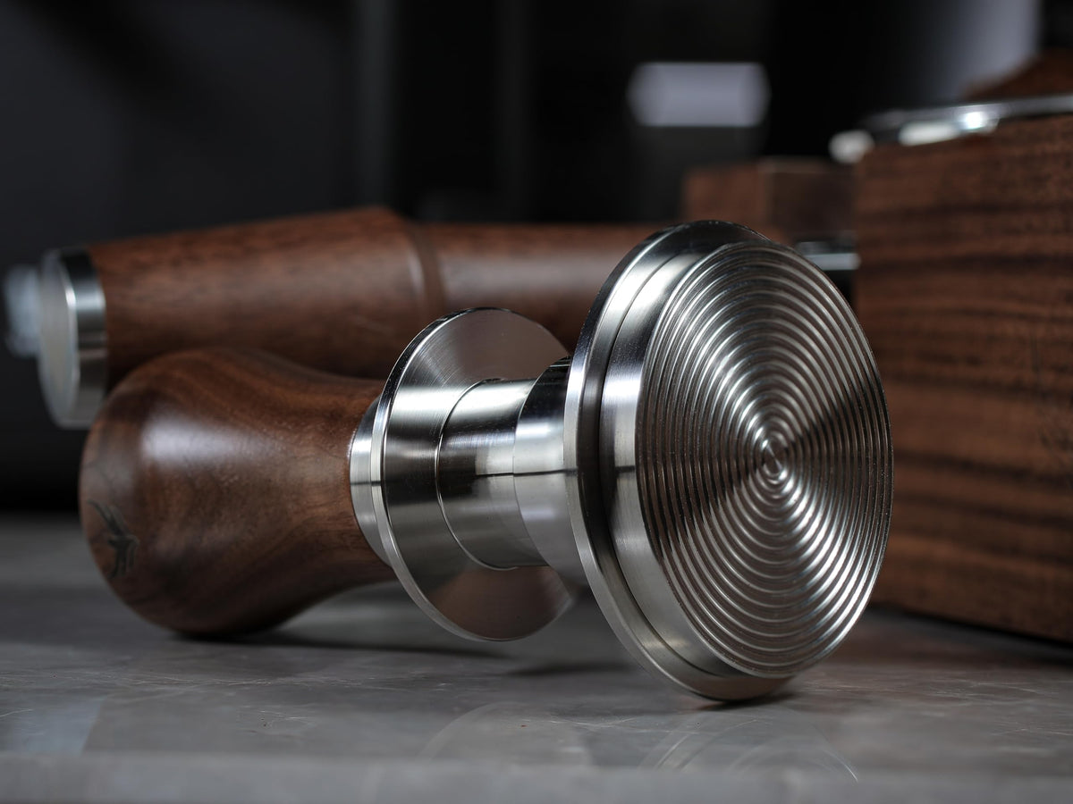 KNODOS tamper showing 30lb calibrated pressure with spring insert