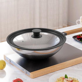 Komokeru universal lid with heat-resistant silicone for safe high-heat use