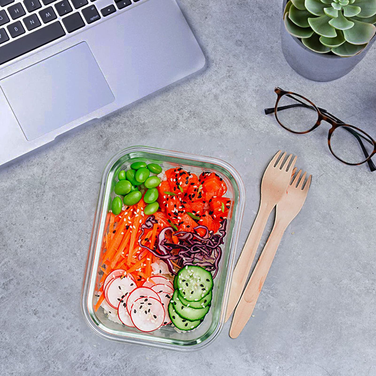 KOMUEE leak-proof snap lids support spill-free on-the-go meals.