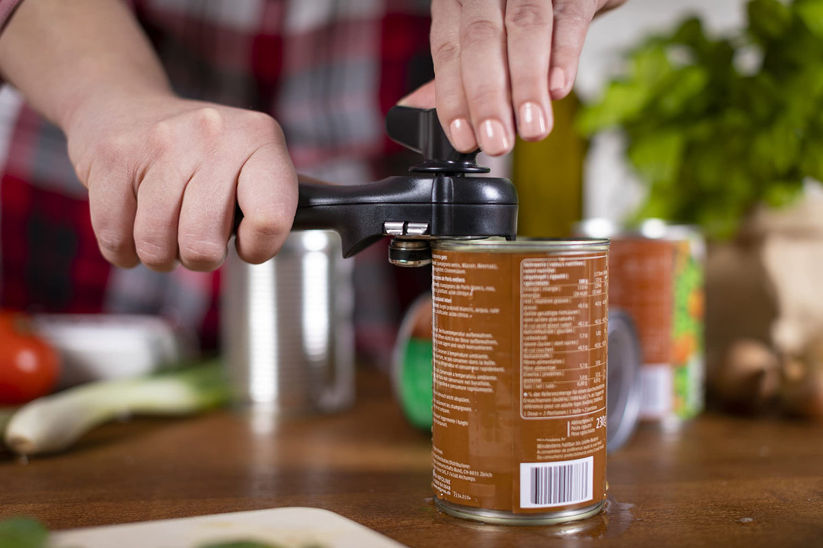 Swiss-engineered durability of Kuhn Rikon LidLifter for daily kitchen reliability.