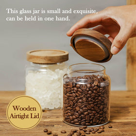 Close-up of Labina wood lid with silicone seal for spill prevention.