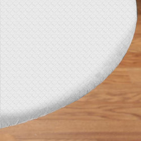 LAMINET wipe-clean surface simplifies post meal cleanup.