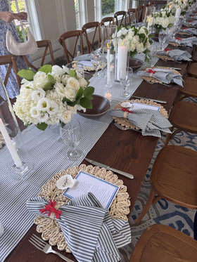Laquedecraft placemats make thoughtful housewarming gifts for décor lovers.