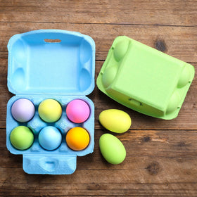 LayHyand clamshell egg box keeps eggs snug with a simple buckle