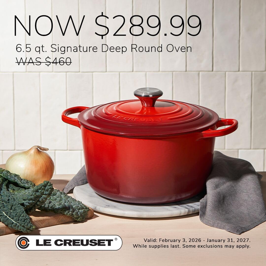 Le Creuset Deep Round Oven Sea Salt, lid and knob close-up highlighting moisture retention