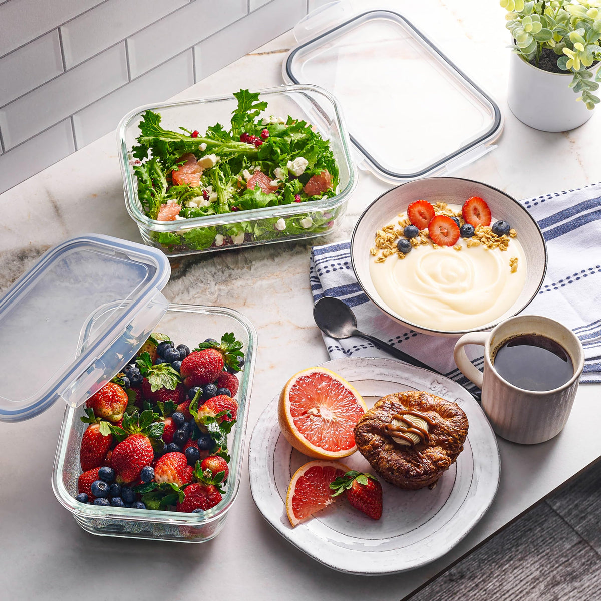 Le'raze freezer-safe glass keeps prepped meals ready to grab.