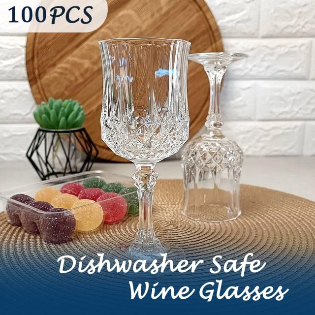 LEYIQU unbreakable plastic goblets suitable for outdoor events and safe handling.
