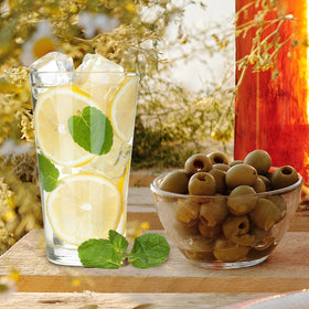 Light In The Dark PARNOO cocktail glasses for stylish serving of timeless drinks.