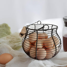 LINCOUNTRY Easy-clean egg basket, wipe clean after handling eggs.