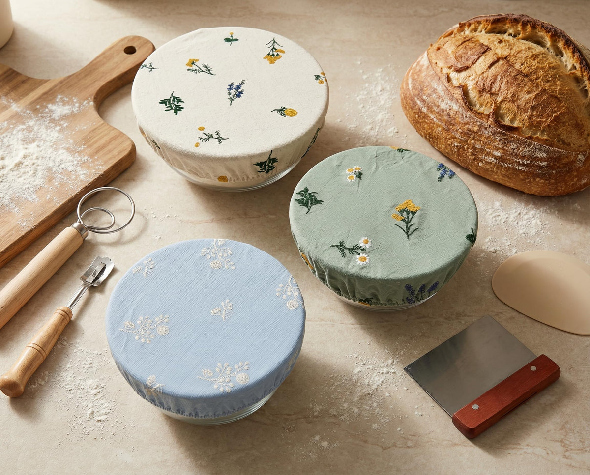 Lospara medium bowls in use demonstrates sealing cereal bowls to keep freshness.