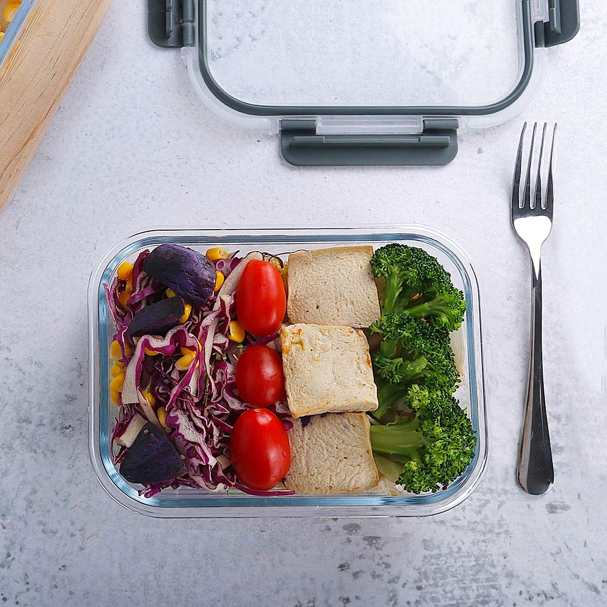 M MCIRCO stackable design saves fridge and cabinet space for easy organization.