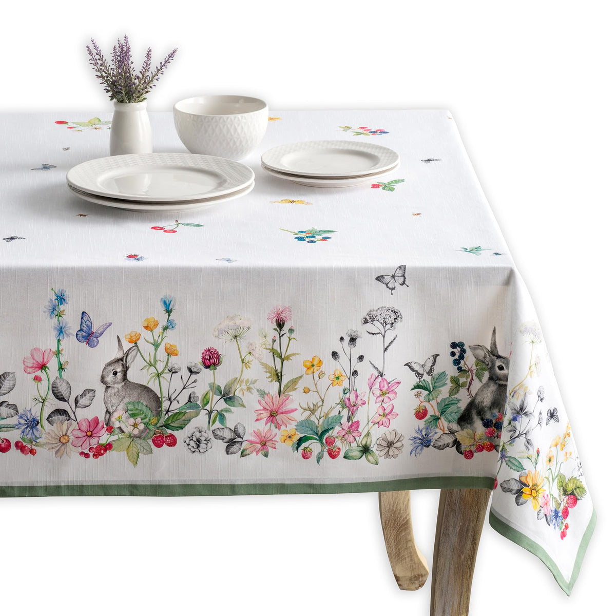 Maison d'Hermine tablecloth with elegant European design for refined dining