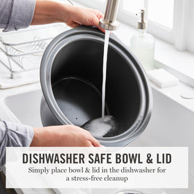 Martha Stewart nonstick interior ensures easy release and cleanup.