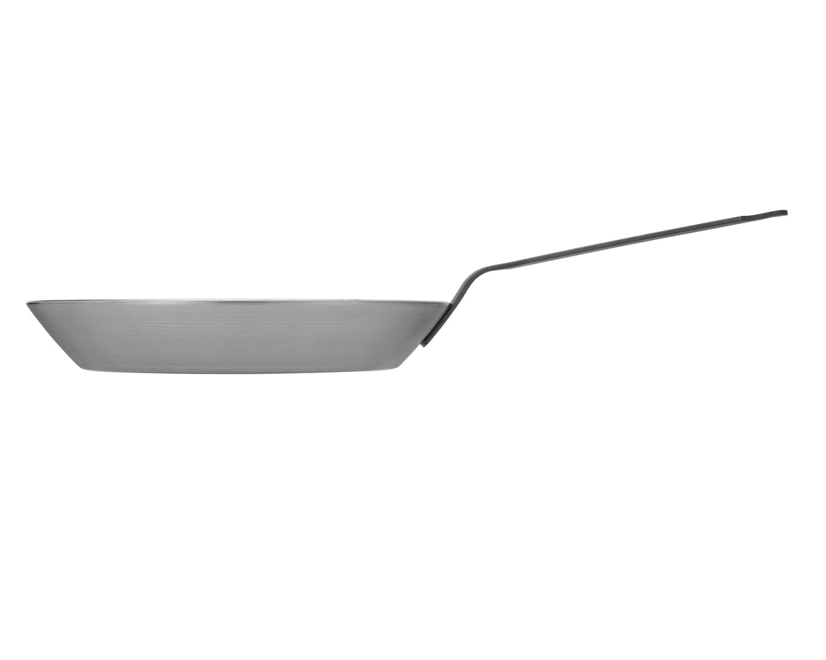 Matfer Bourgeat uncoated surface developing natural nonstick through seasoning
