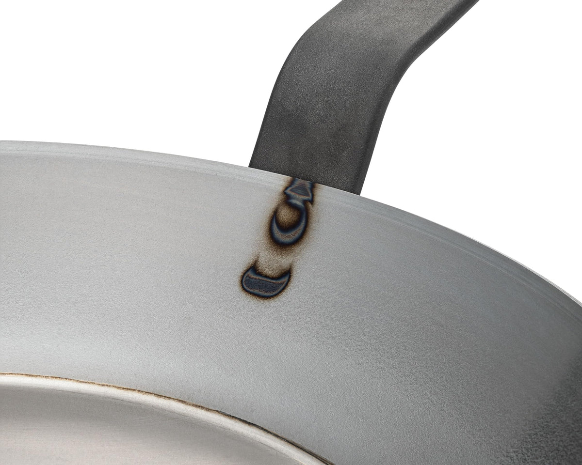 Matfer Bourgeat welded handle and rivet-less profile for easy cleaning
