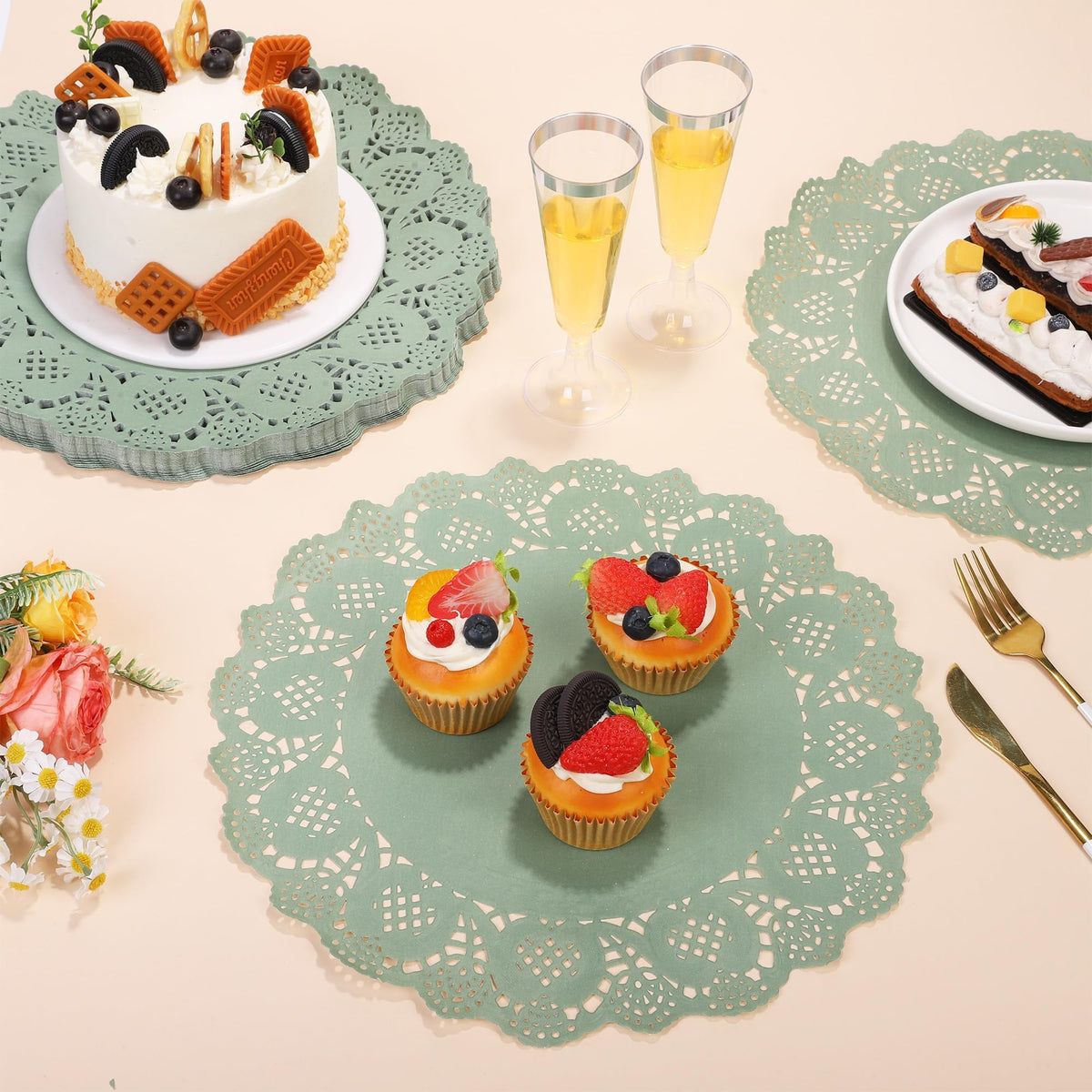 MCEAST oil-resistant tear-resistant table mats protect surfaces