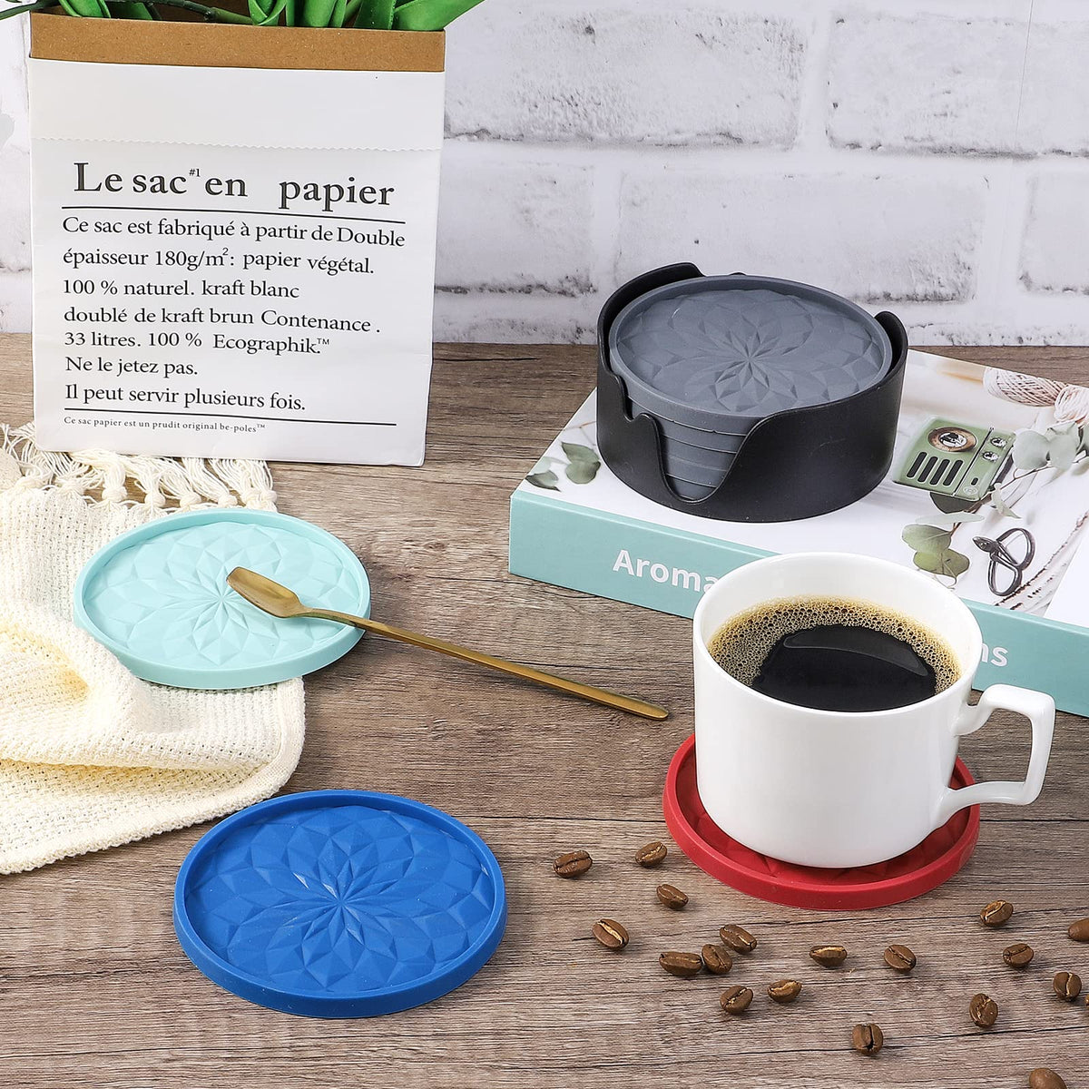 ME.FAN dishwasher-safe silicone for quick cleanup after gatherings.
