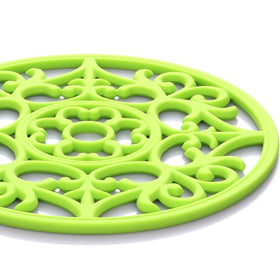 ME.FAN durable heat resistant trivet withstands high oven temperatures.
