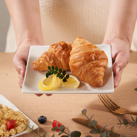 Meideal porcelain plates resist chips and scratches for daily use.