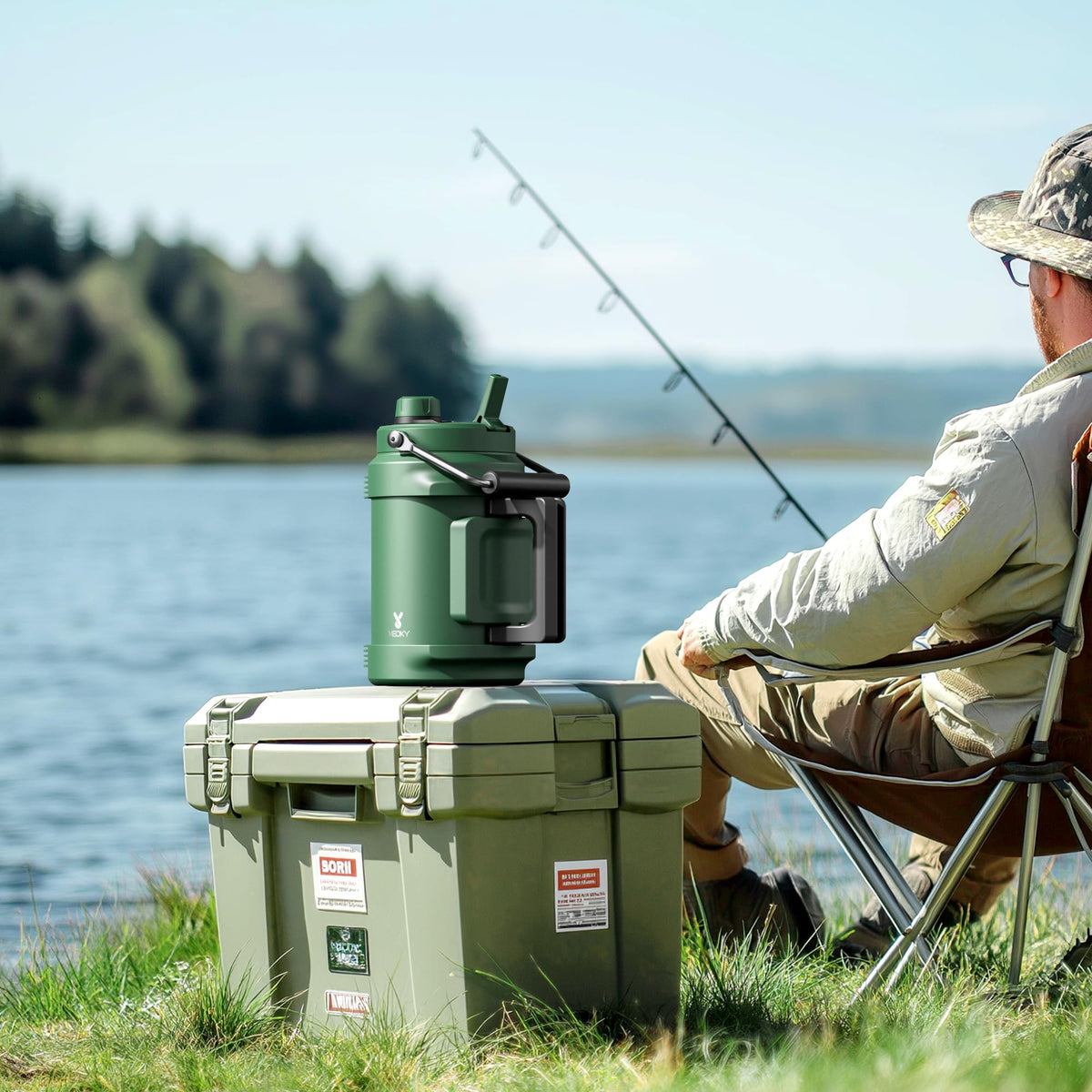 Meoky 1 gallon bottle ideal for long hikes and gym sessions.