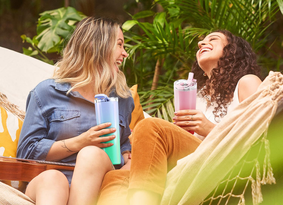 Meoky daily-use travel mug in Sea color for stylish everyday use