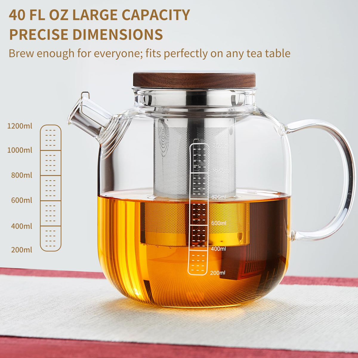 MESNEY wooden lid keeps heat in and supports easy cleaning.