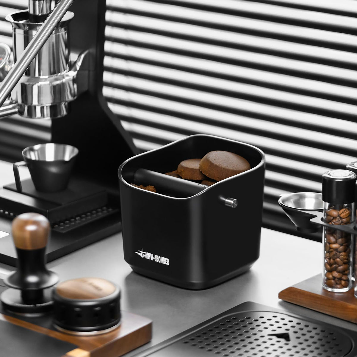 Durable ABS body resists daily use in café environments.