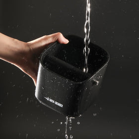 Large capacity supports up to 15 coffee pucks.