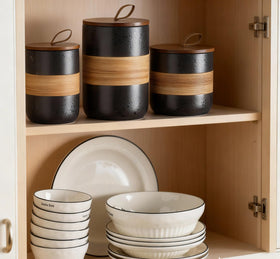 Miamolo coffee bean jar keeps aroma on the kitchen counter.