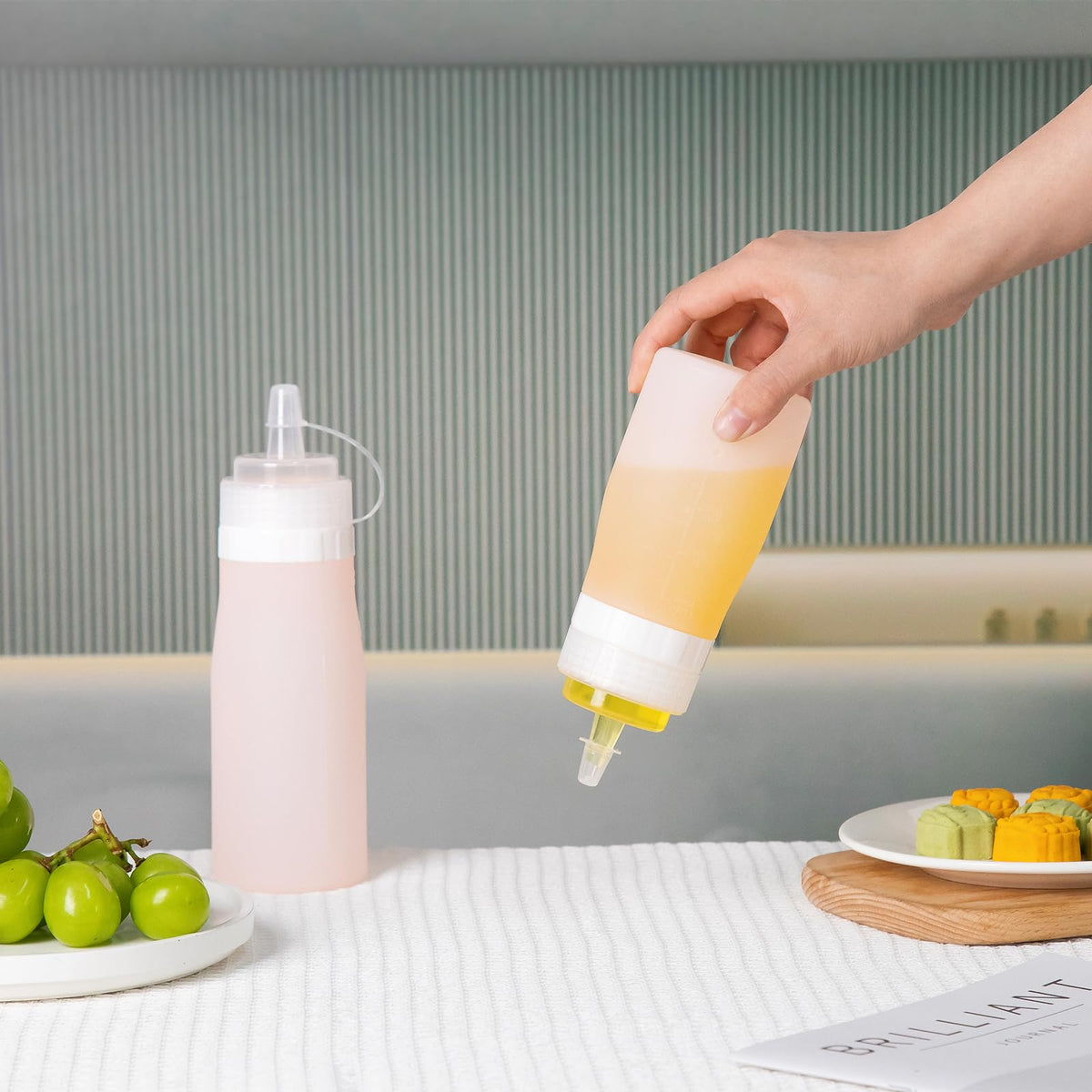 Mrsdry leak-proof cap prevents drips and keeps surfaces clean.