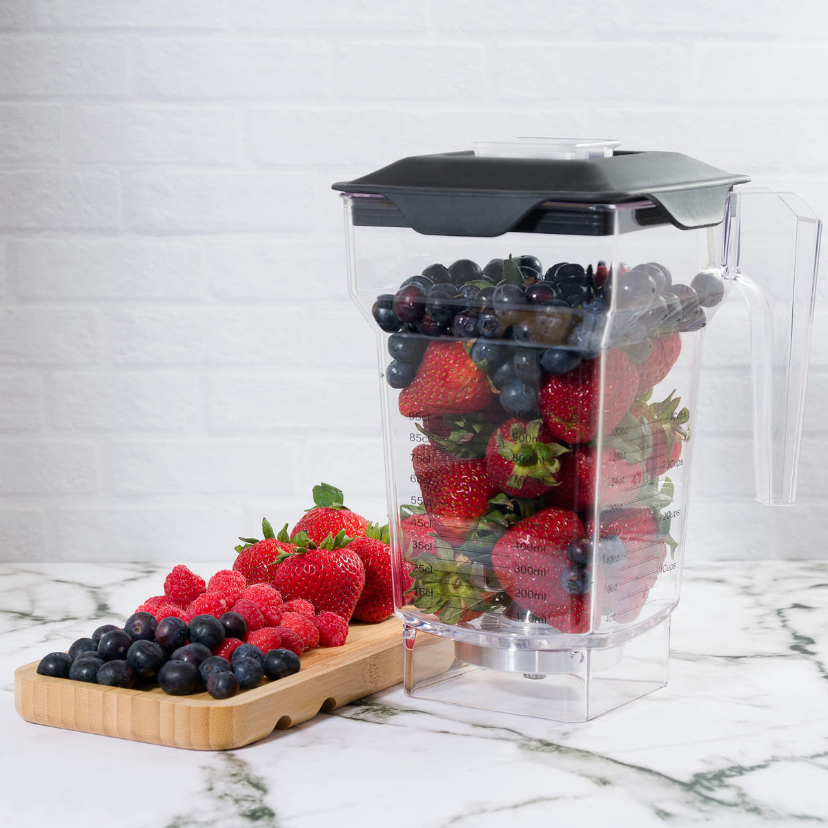 MRX Solutions 32oz markings on the container for precise portions
