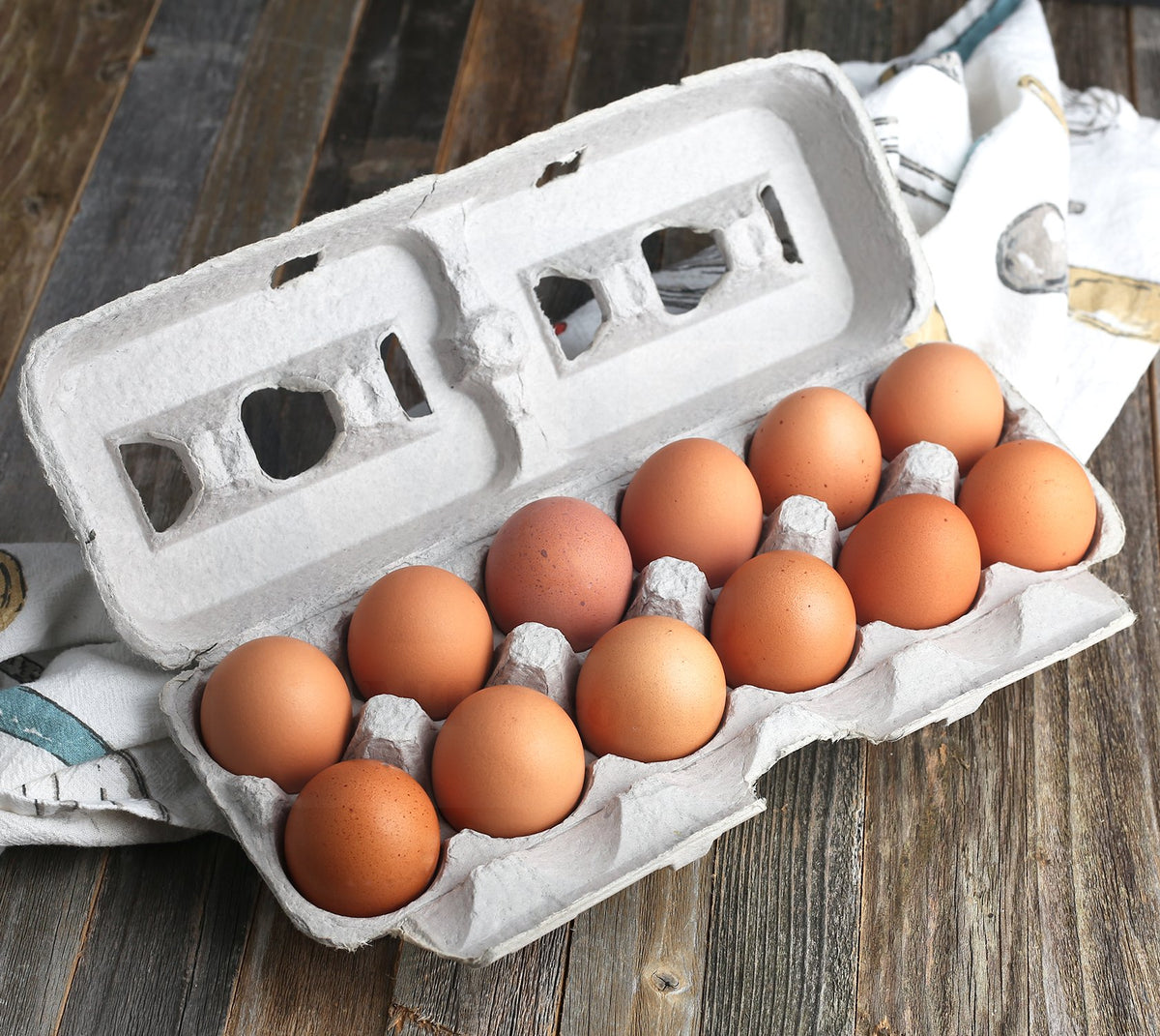 MT Products recycled pulp carton absorbs humidity to keep eggs dry