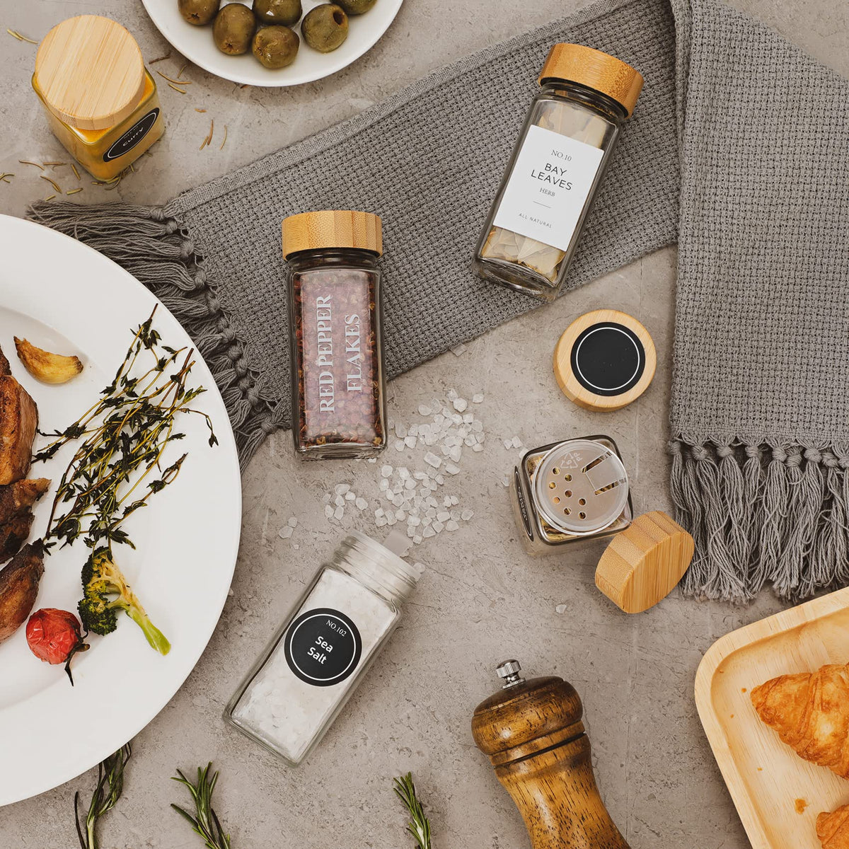 NETANY marker for spices enables easy labeling on jars.