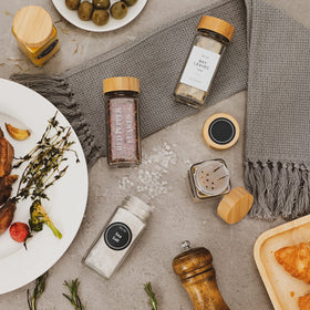 NETANY marker for spices enables easy labeling on jars.