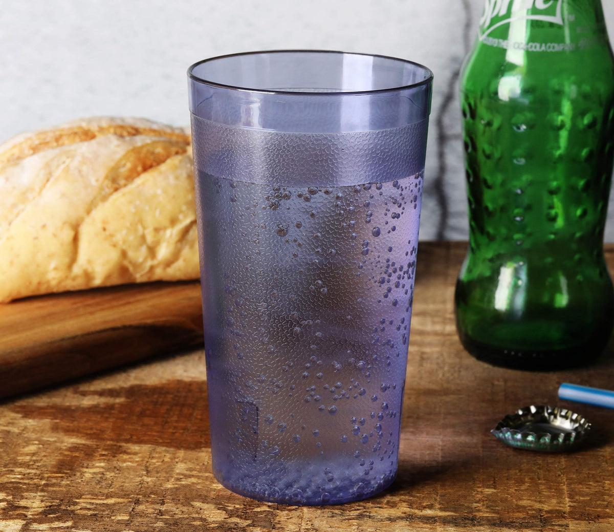 Smooth rim design on New Star polycarbonate tumbler enhances comfort during service