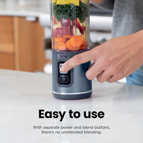 Ninja Blast sip lid with carry handle for portable sipping.