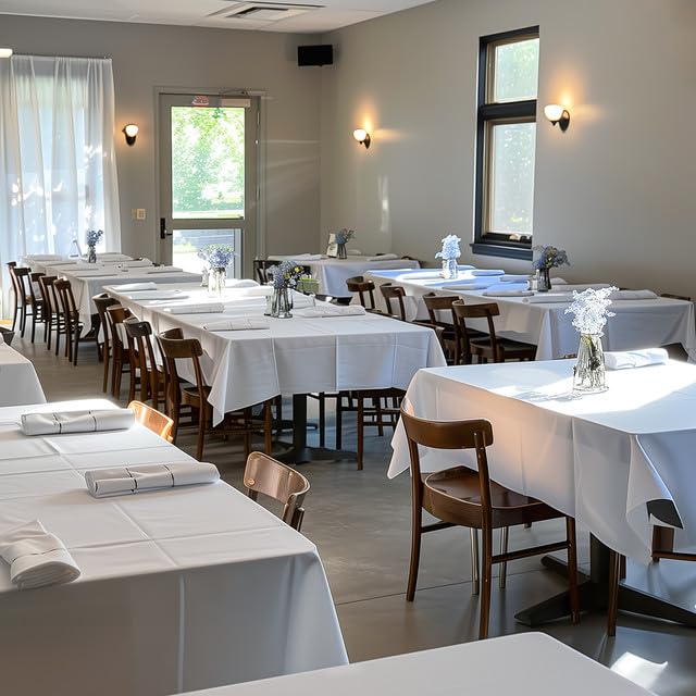Niuara disposable PEVA tablecloth enables fast cleanup after events.