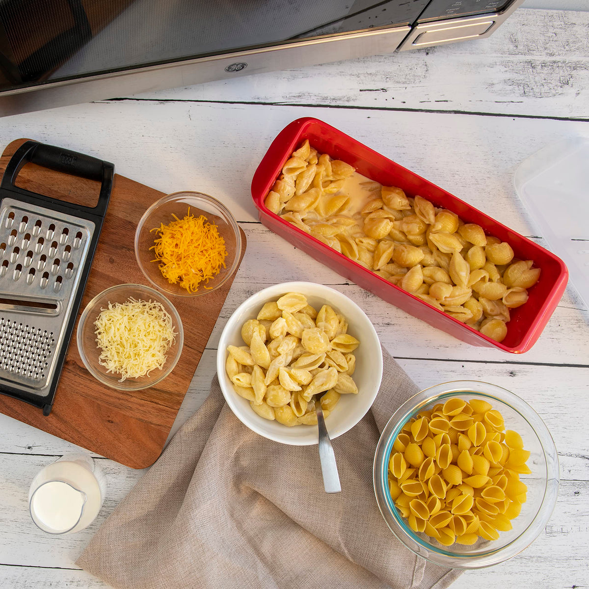 Nordic Ware BPA-free, melamine-free construction keeps meals worry-free.
