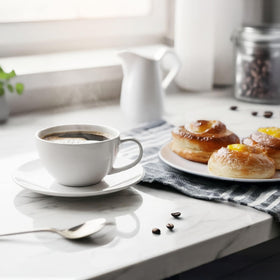 Nostalgia dishwasher-safe carafe simplifies post-brew cleanup.